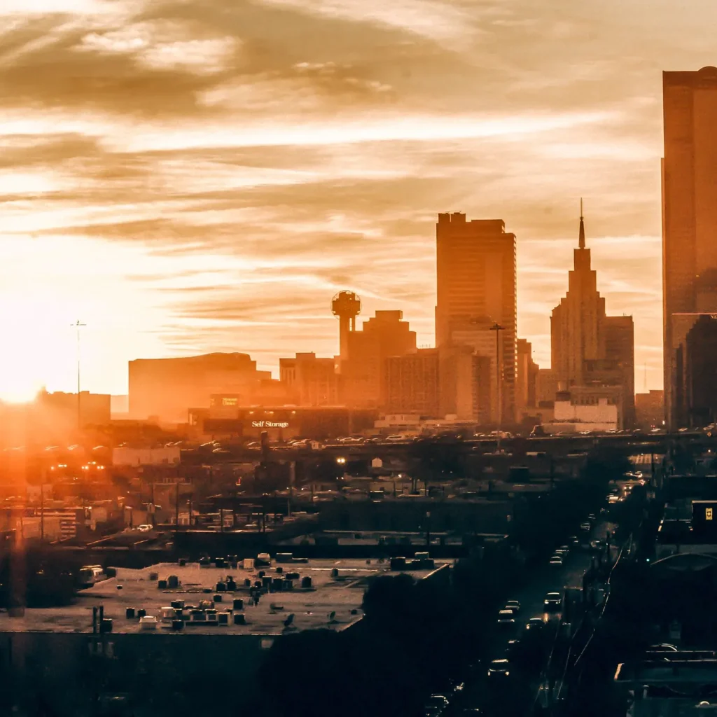 Dallas commercial litigation lawyer courthouse
